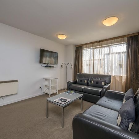 Bellano Motel Suites Christchurch Exteriör bild A typical apartment at the hotel