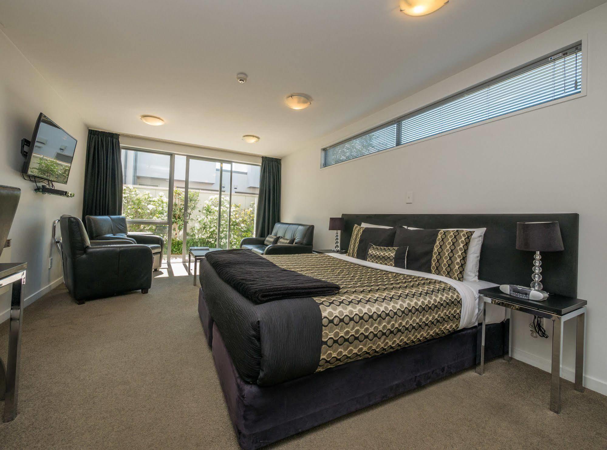 Bellano Motel Suites Christchurch Exteriör bild A typical hotel room
